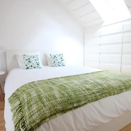 The Lookout Duplex - Bairro Alto 리스본